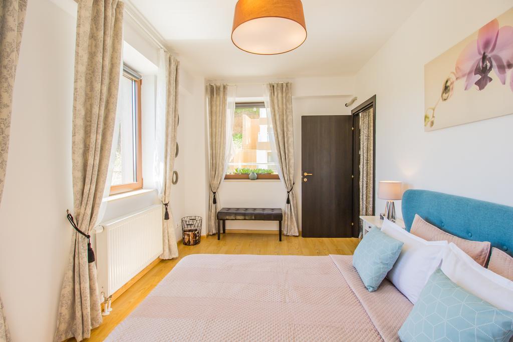 Seasons Mountain Suite Braşov Esterno foto